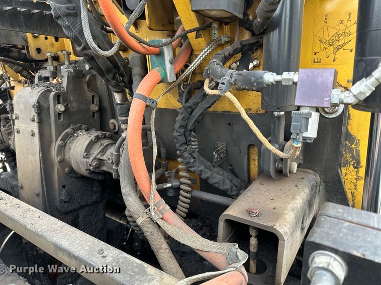 image for item DR4259 2019 Caterpillar AP655F paver