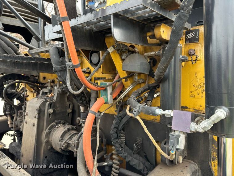 image for item DR4259 2019 Caterpillar AP655F paver
