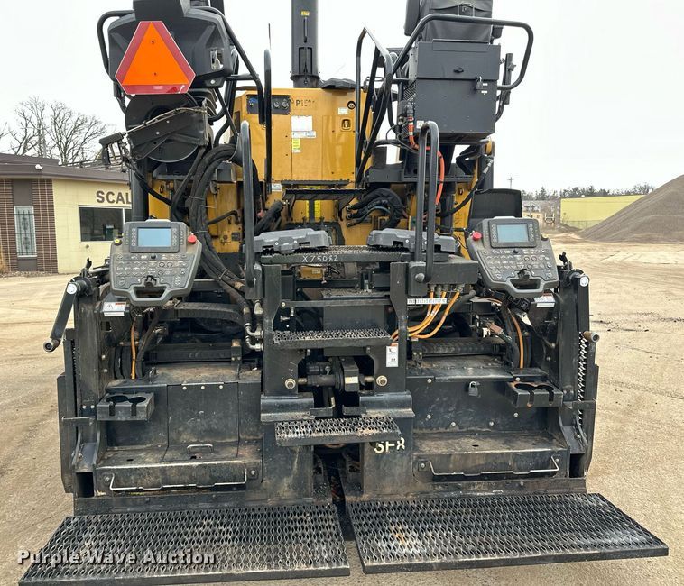 image for item DR4259 2019 Caterpillar AP655F paver