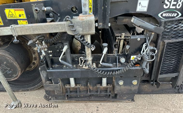 image for item DR4259 2019 Caterpillar AP655F paver