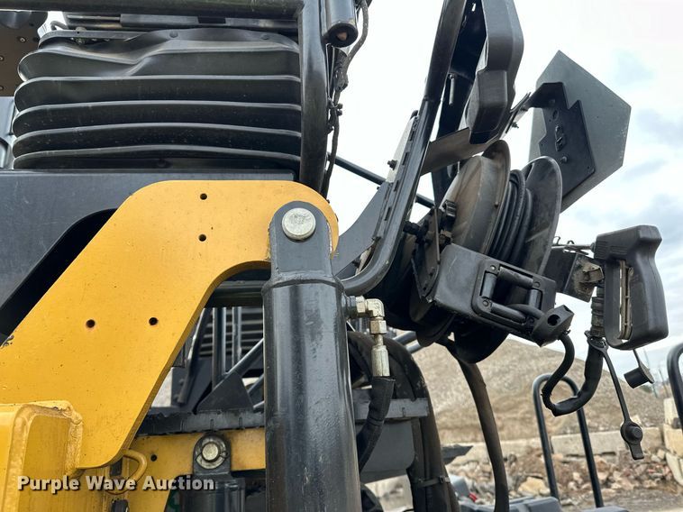 image for item DR4259 2019 Caterpillar AP655F paver