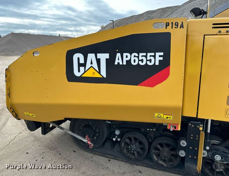 image for item DR4259 2019 Caterpillar AP655F paver