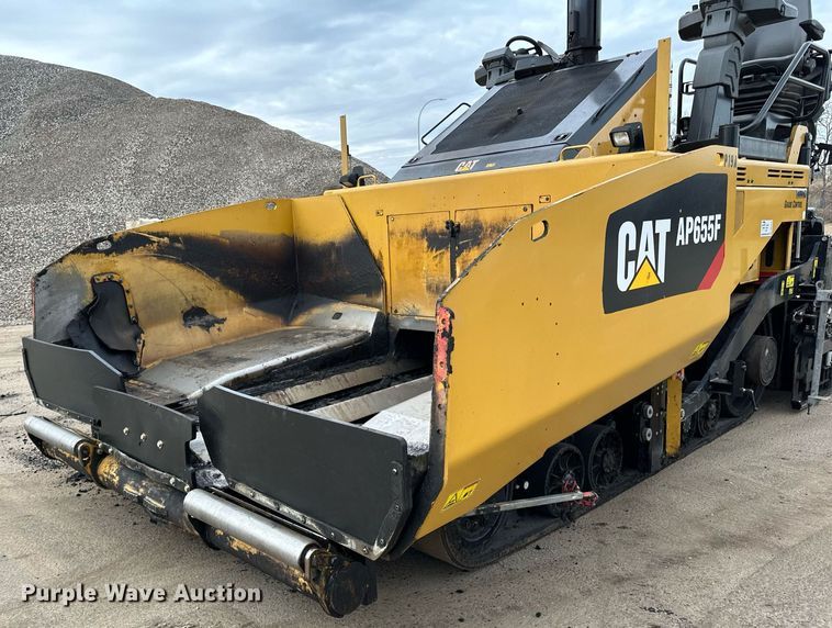 image for item DR4259 2019 Caterpillar AP655F paver