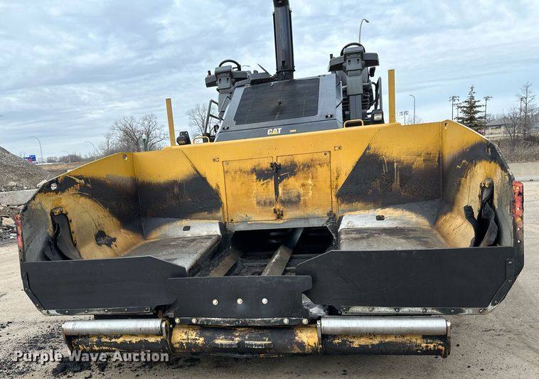 image for item DR4259 2019 Caterpillar AP655F paver