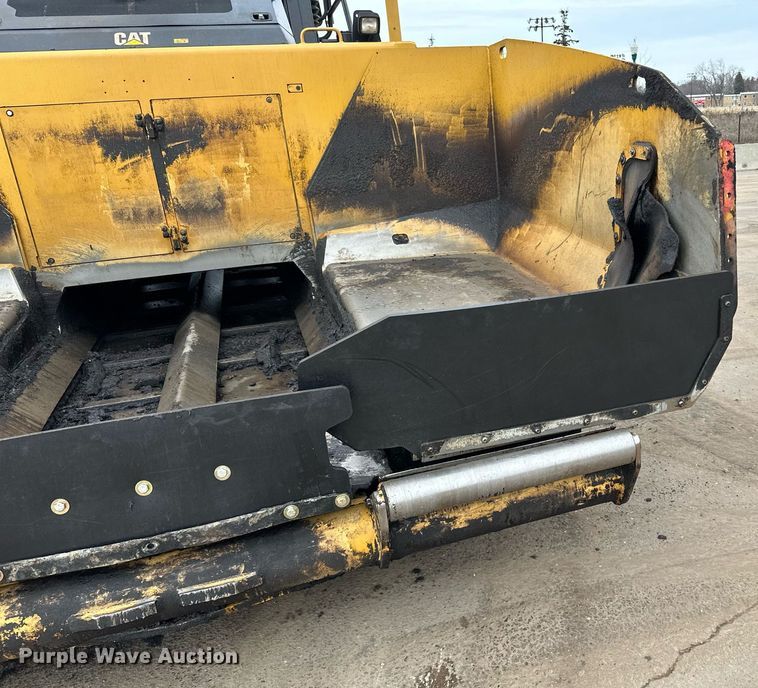 image for item DR4259 2019 Caterpillar AP655F paver