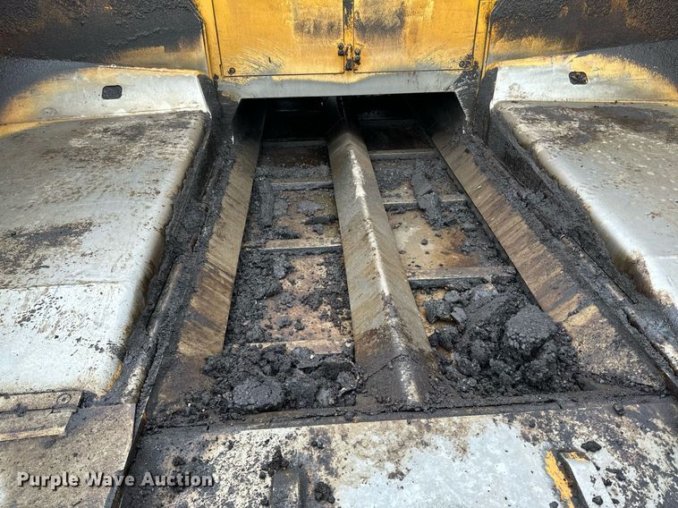 image for item DR4259 2019 Caterpillar AP655F paver
