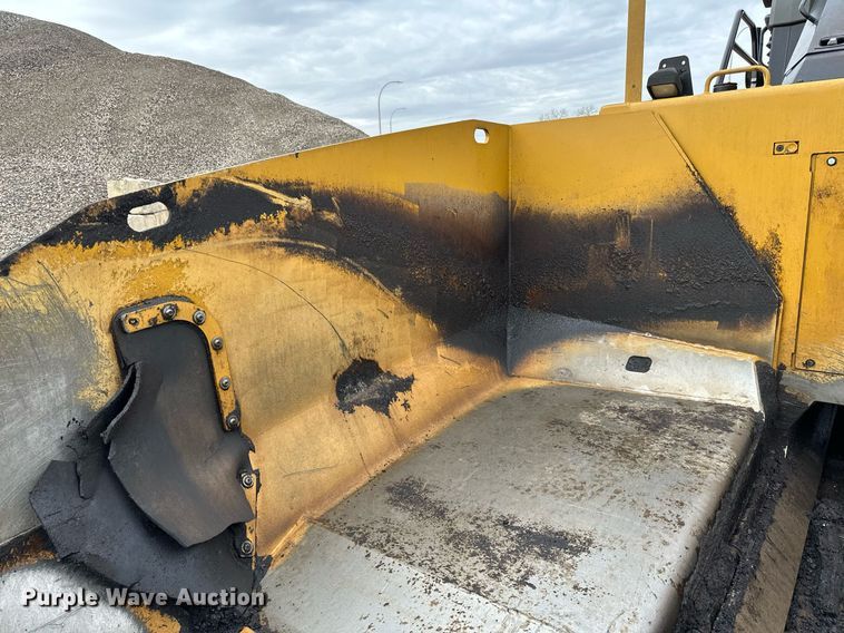 image for item DR4259 2019 Caterpillar AP655F paver