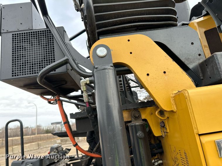 image for item DR4259 2019 Caterpillar AP655F paver