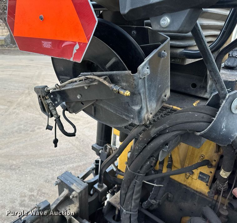 image for item DR4259 2019 Caterpillar AP655F paver