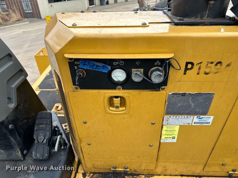 image for item DR4259 2019 Caterpillar AP655F paver