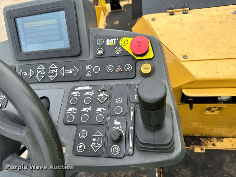 image for item DR4259 2019 Caterpillar AP655F paver