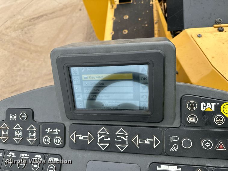 image for item DR4259 2019 Caterpillar AP655F paver