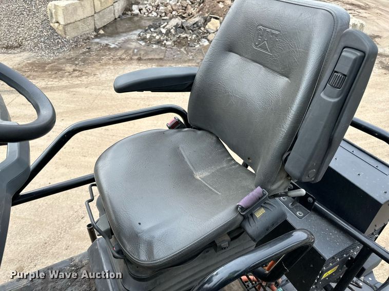 image for item DR4259 2019 Caterpillar AP655F paver