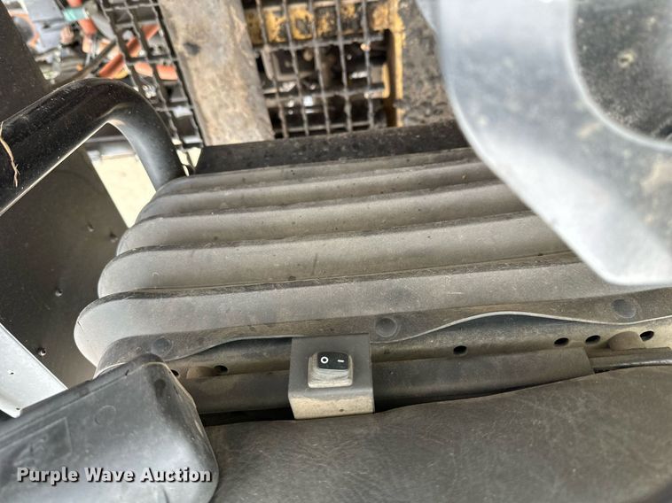 image for item DR4259 2019 Caterpillar AP655F paver