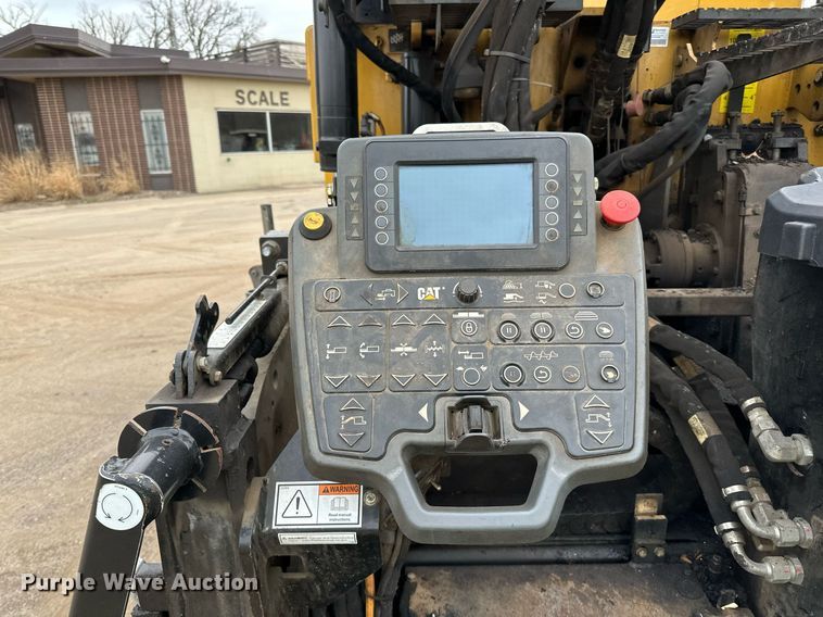 image for item DR4259 2019 Caterpillar AP655F paver