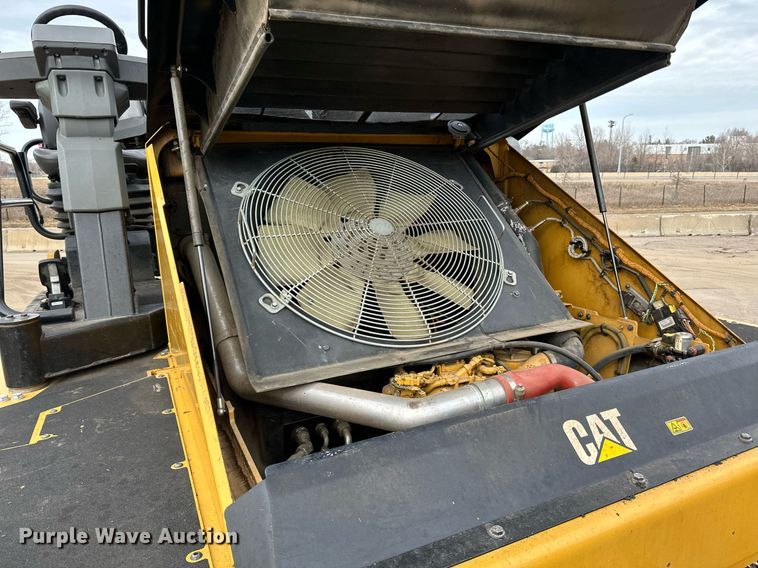 image for item DR4259 2019 Caterpillar AP655F paver