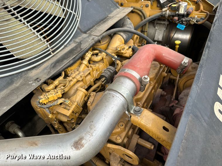 image for item DR4259 2019 Caterpillar AP655F paver