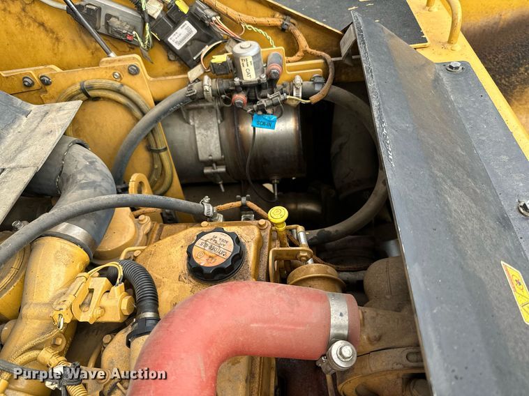 image for item DR4259 2019 Caterpillar AP655F paver