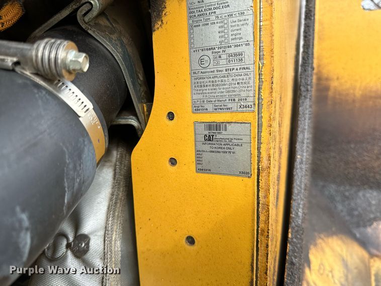 image for item DR4259 2019 Caterpillar AP655F paver