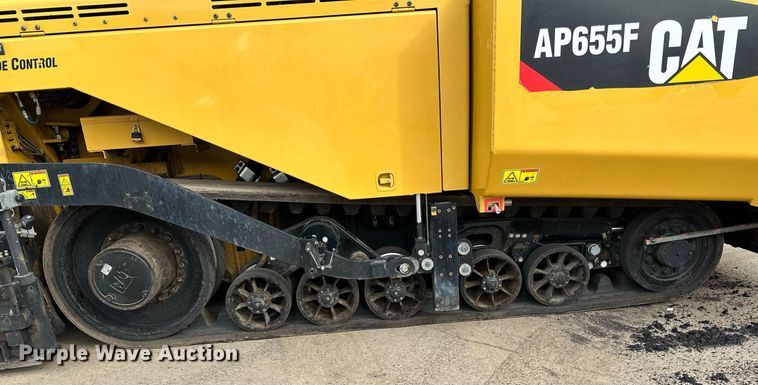 image for item DR4259 2019 Caterpillar AP655F paver