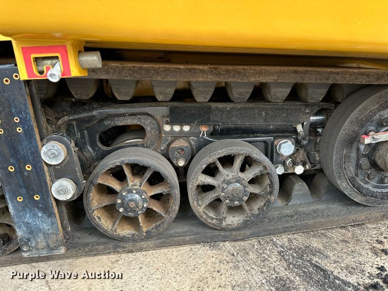 image for item DR4259 2019 Caterpillar AP655F paver