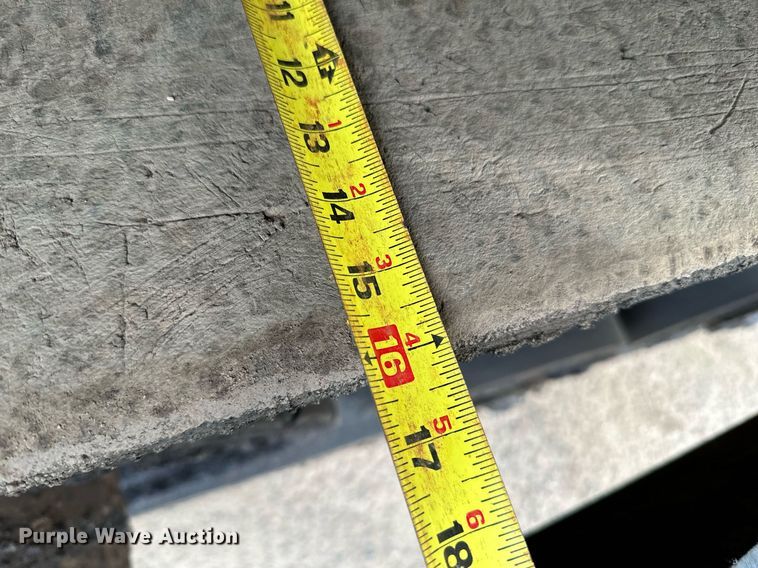 image for item DR4259 2019 Caterpillar AP655F paver