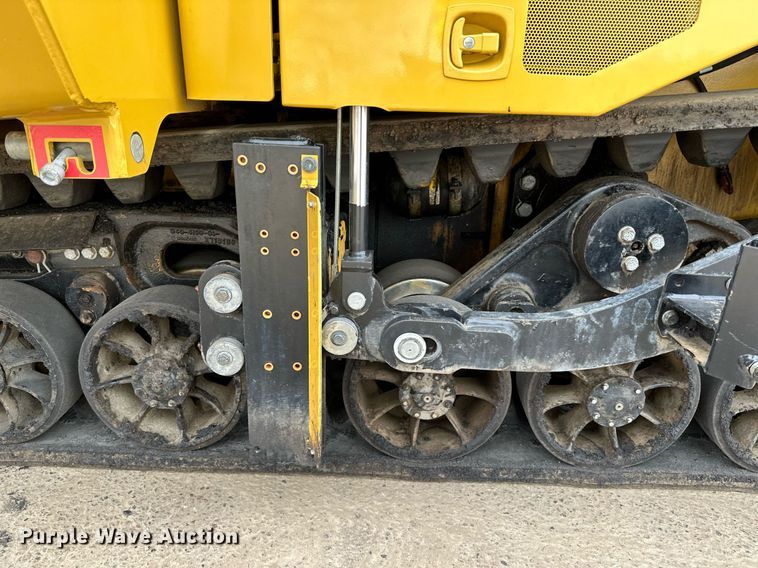 image for item DR4259 2019 Caterpillar AP655F paver