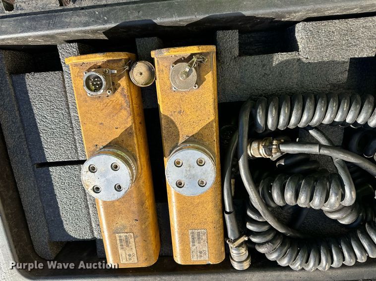 image for item DR4259 2019 Caterpillar AP655F paver