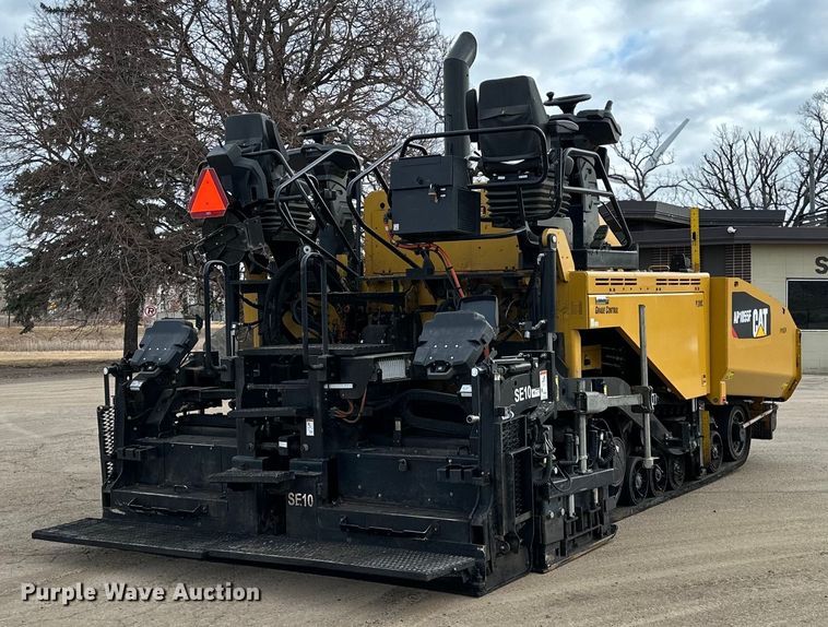 image for item DR4260 2020 Caterpillar AP1055F paver