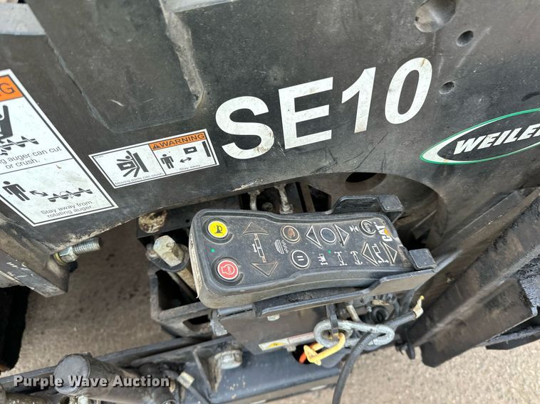 image for item DR4260 2020 Caterpillar AP1055F paver