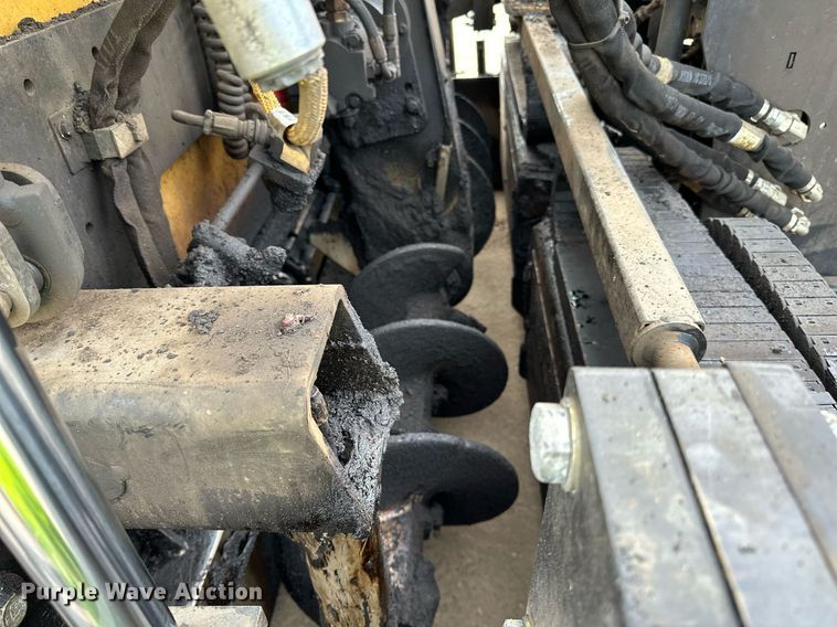 image for item DR4260 2020 Caterpillar AP1055F paver