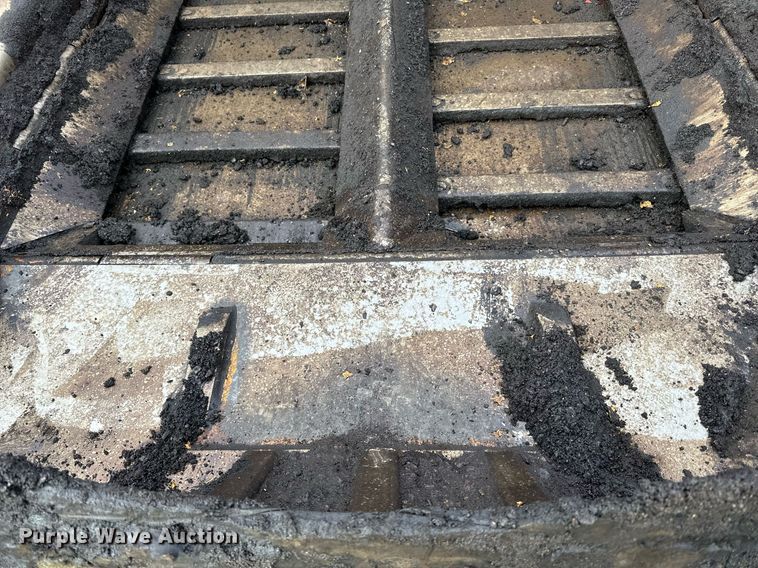 image for item DR4260 2020 Caterpillar AP1055F paver