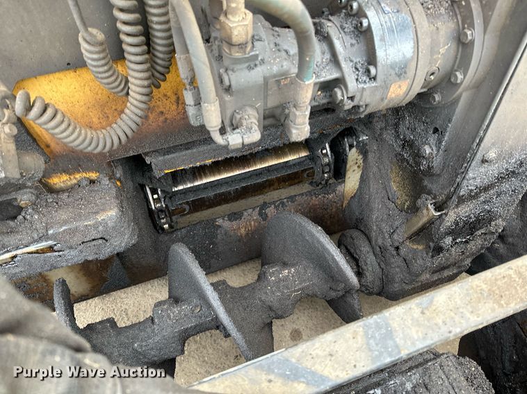 image for item DR4260 2020 Caterpillar AP1055F paver