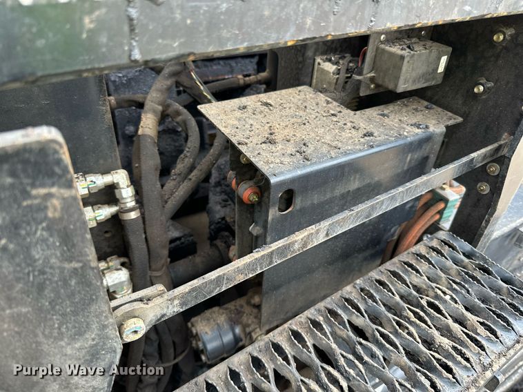 image for item DR4260 2020 Caterpillar AP1055F paver