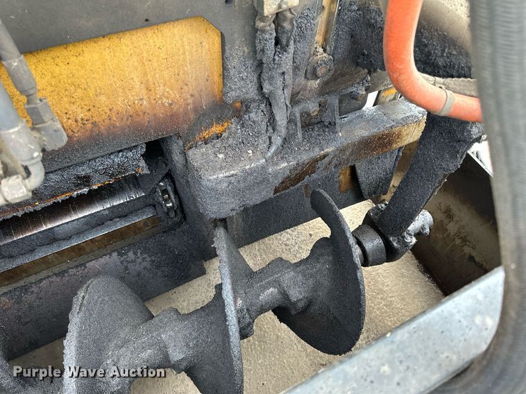 image for item DR4260 2020 Caterpillar AP1055F paver