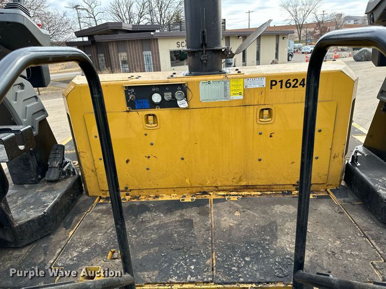 image for item DR4260 2020 Caterpillar AP1055F paver