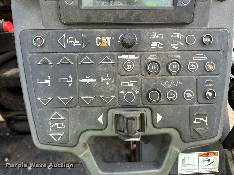 image for item DR4260 2020 Caterpillar AP1055F paver