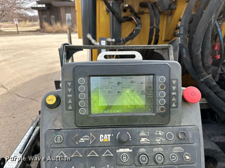 image for item DR4260 2020 Caterpillar AP1055F paver