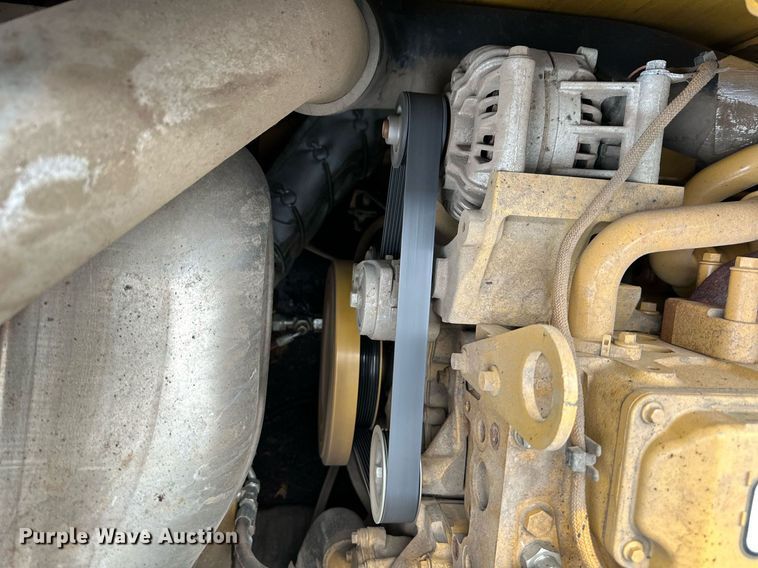 image for item DR4260 2020 Caterpillar AP1055F paver