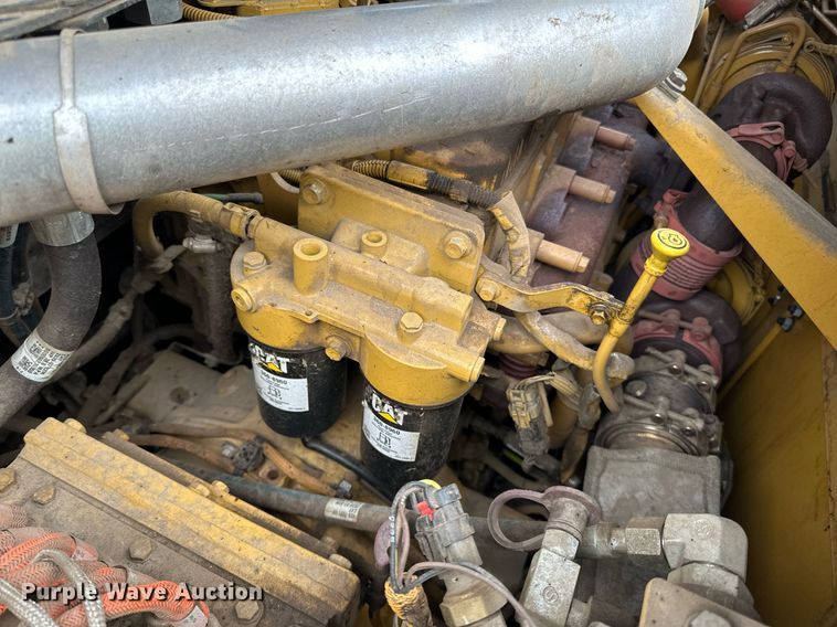 image for item DR4260 2020 Caterpillar AP1055F paver