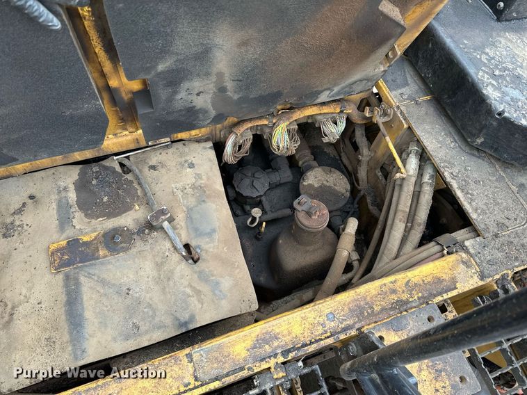 image for item DR4260 2020 Caterpillar AP1055F paver