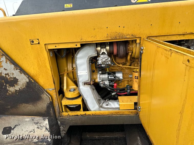 image for item DR4260 2020 Caterpillar AP1055F paver