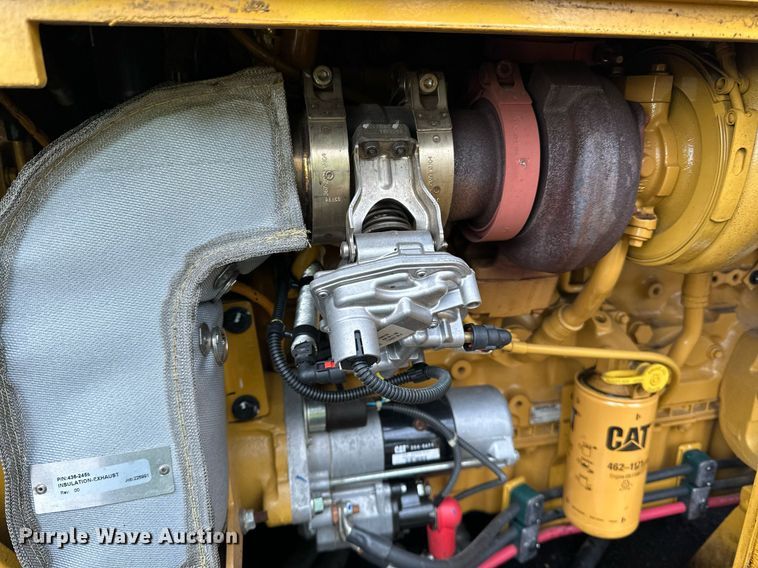 image for item DR4260 2020 Caterpillar AP1055F paver