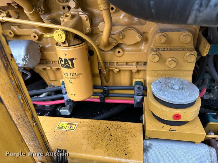 image for item DR4260 2020 Caterpillar AP1055F paver