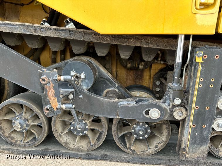 image for item DR4260 2020 Caterpillar AP1055F paver