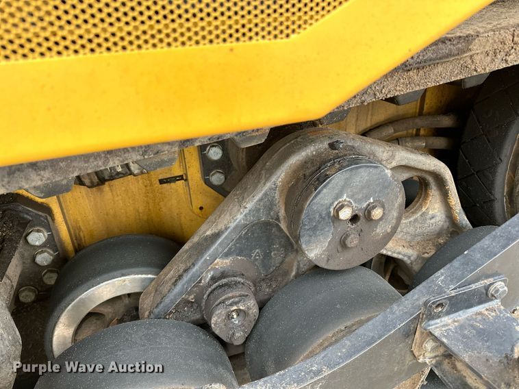 image for item DR4260 2020 Caterpillar AP1055F paver