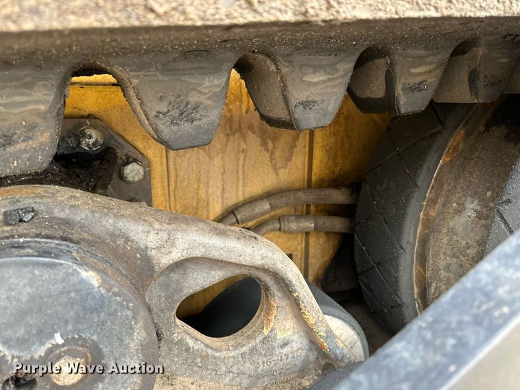 image for item DR4260 2020 Caterpillar AP1055F paver