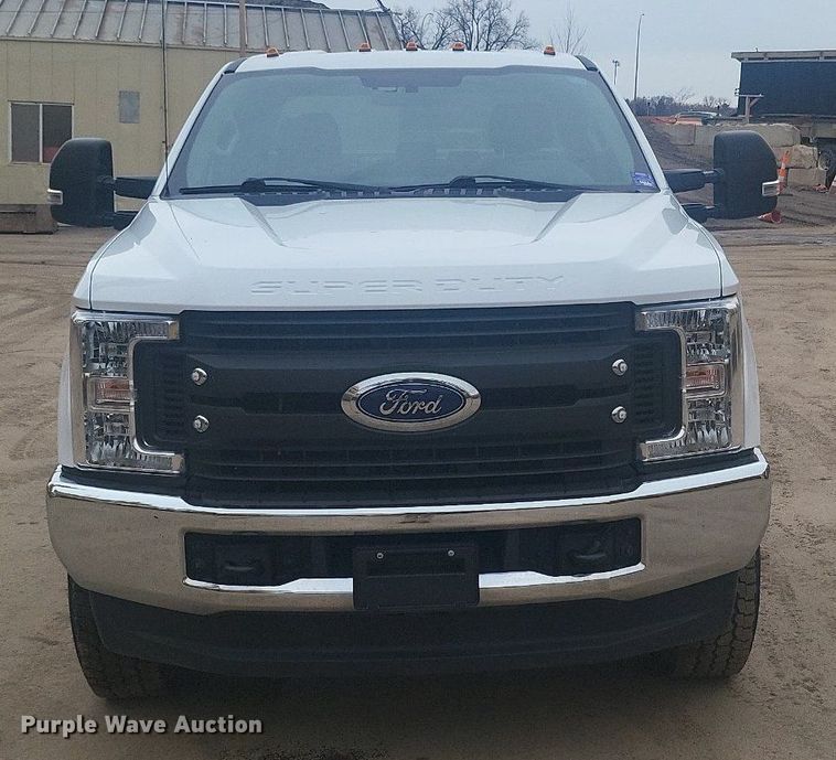 image for item DR4265 2017 Ford F350 Super Duty XL SuperCab pickup truck