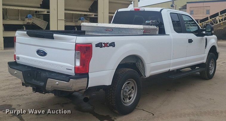image for item DR4265 2017 Ford F350 Super Duty XL SuperCab pickup truck