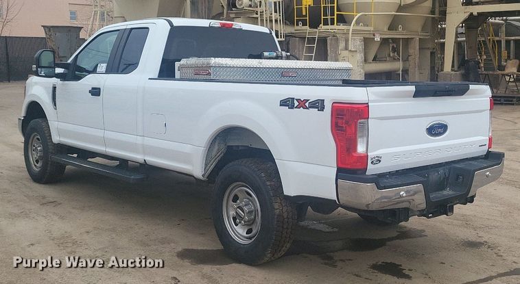 image for item DR4265 2017 Ford F350 Super Duty XL SuperCab pickup truck